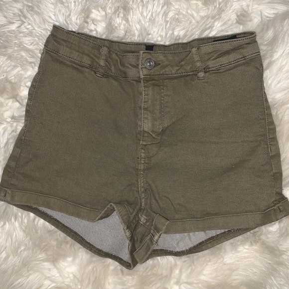 H&M high waist shorts 😍 - Picture 1 of 3